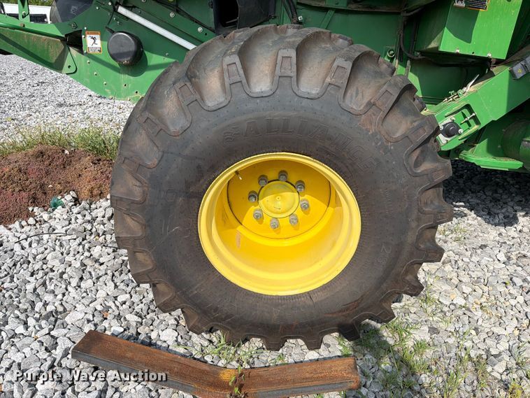 image for item YA4310 2015 John Deere S670S STS combine