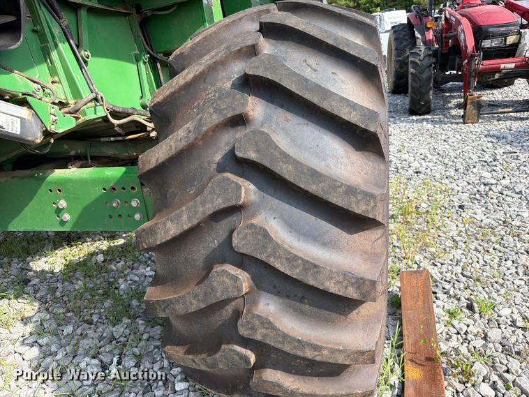 image for item YA4310 2015 John Deere S670S STS combine