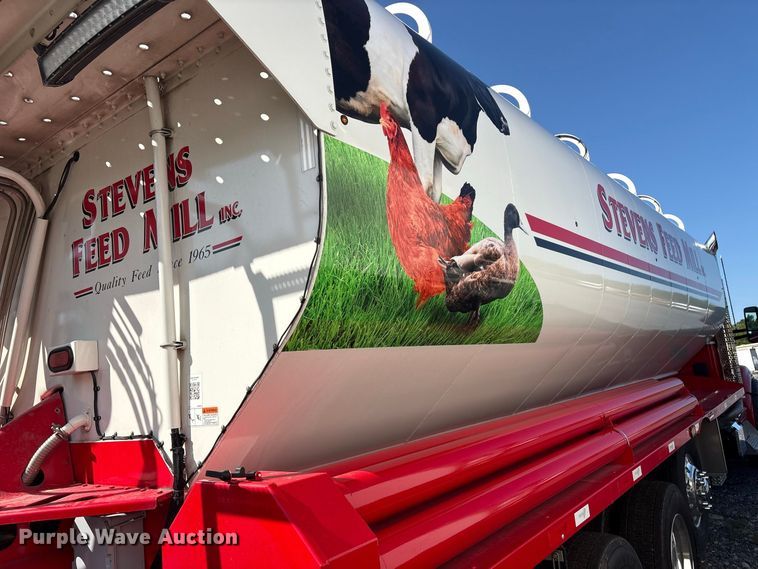 image for item YA4454 2026 Kenworth T880 feed delivery truck