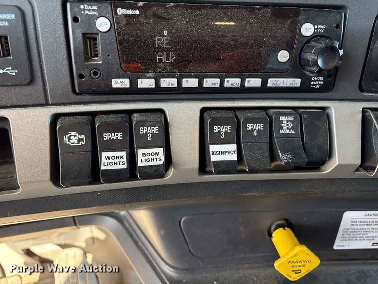 image for item YA4454 2026 Kenworth T880 feed delivery truck