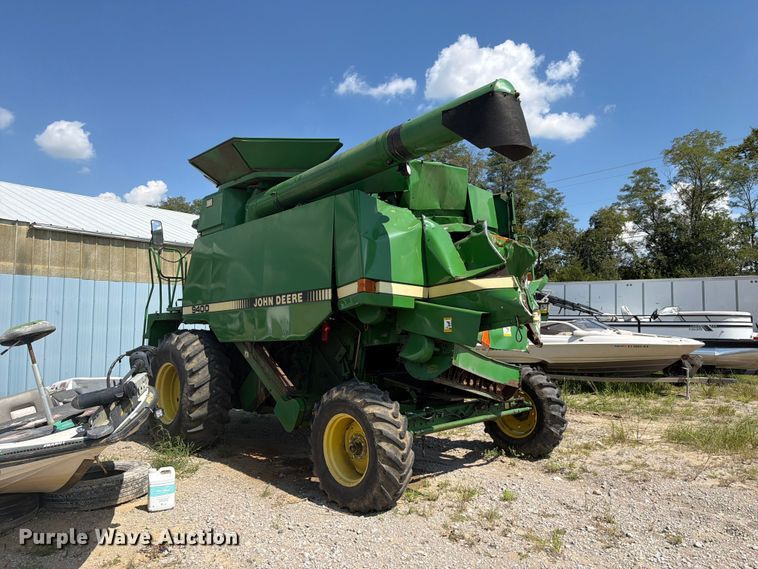 image for item YA4525 1990 John Deere 9400 combine