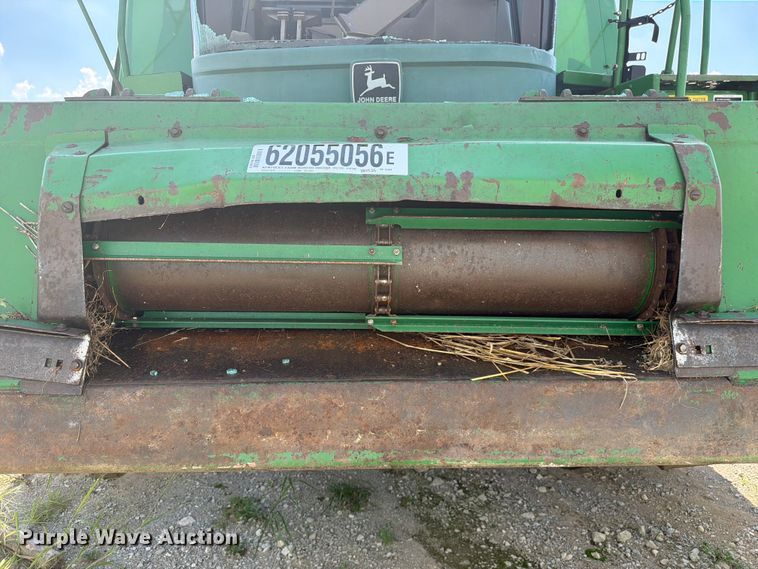 image for item YA4525 1990 John Deere 9400 combine