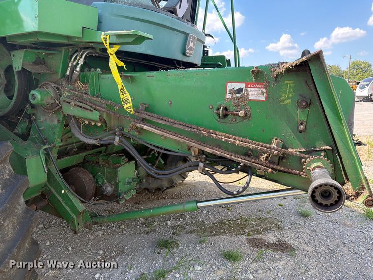 image for item YA4525 1990 John Deere 9400 combine