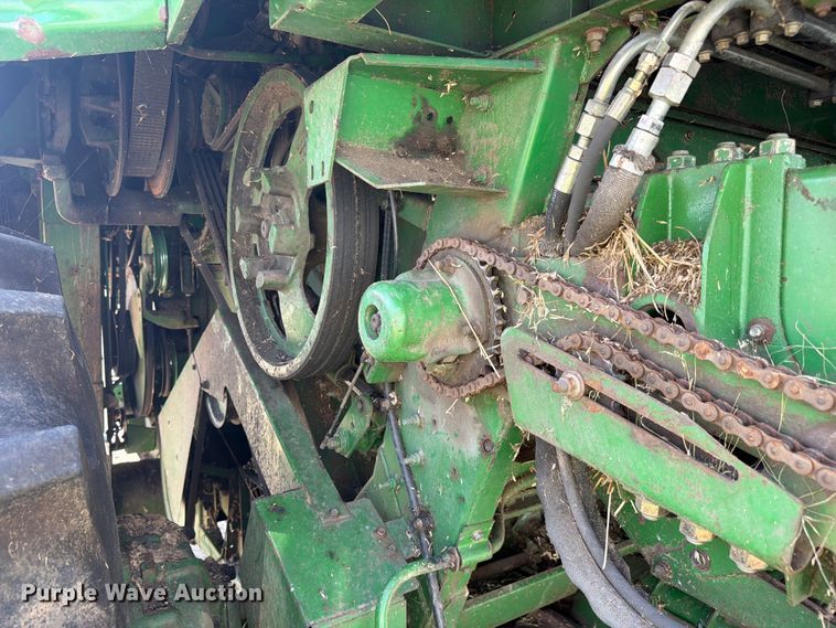 image for item YA4525 1990 John Deere 9400 combine