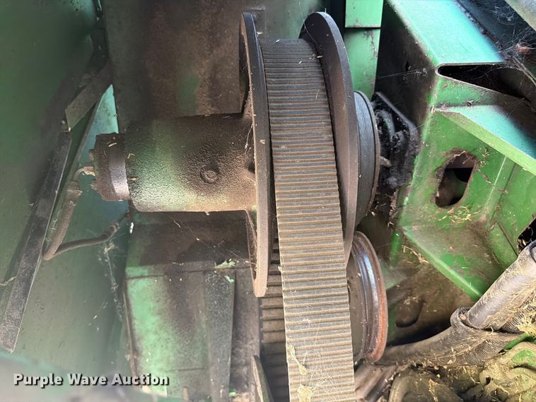 image for item YA4525 1990 John Deere 9400 combine