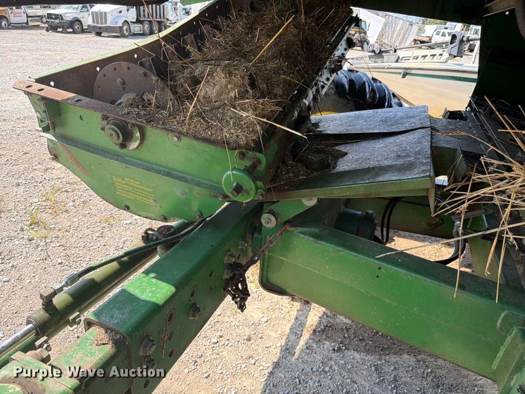 image for item YA4525 1990 John Deere 9400 combine