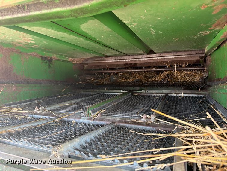 image for item YA4525 1990 John Deere 9400 combine