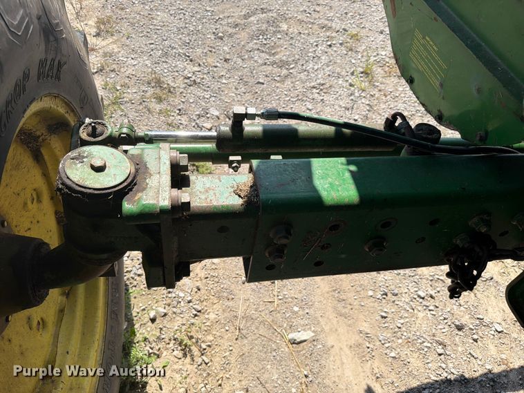 image for item YA4525 1990 John Deere 9400 combine