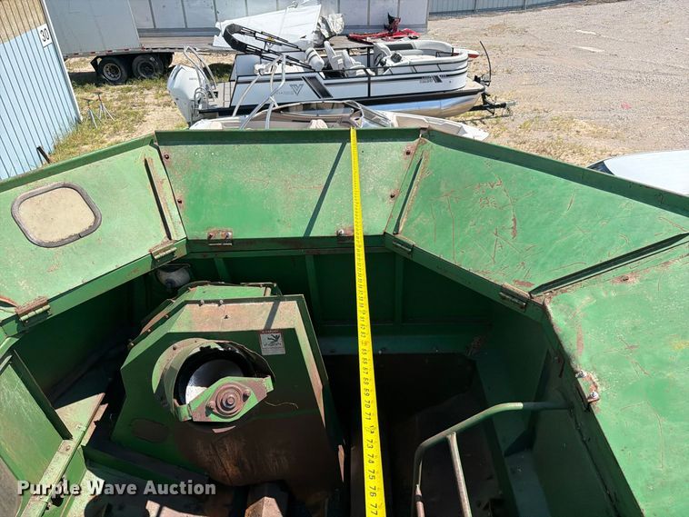 image for item YA4525 1990 John Deere 9400 combine