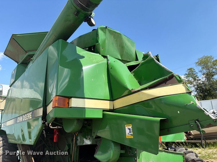 image for item YA4525 1990 John Deere 9400 combine