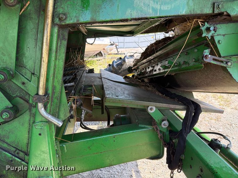 image for item YA4525 1990 John Deere 9400 combine