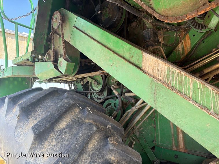 image for item YA4525 1990 John Deere 9400 combine