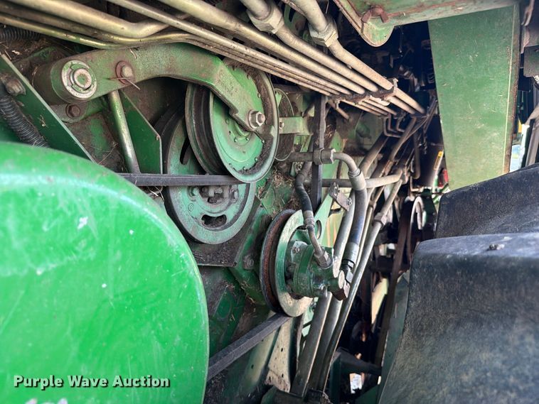 image for item YA4525 1990 John Deere 9400 combine
