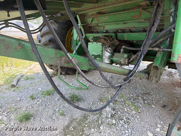 image for item YA4525 1990 John Deere 9400 combine