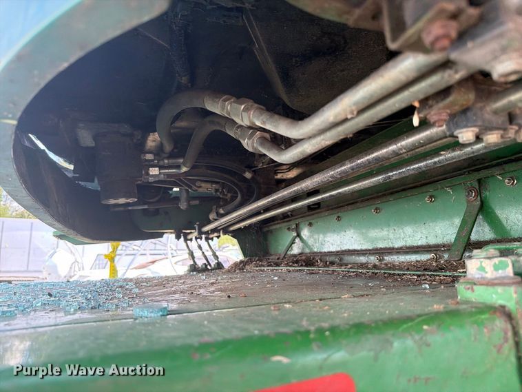 image for item YA4525 1990 John Deere 9400 combine