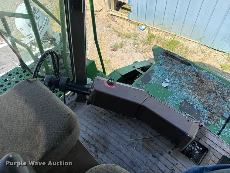 image for item YA4525 1990 John Deere 9400 combine