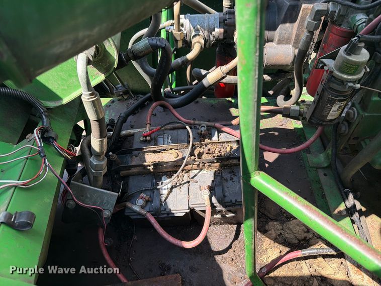 image for item YA4525 1990 John Deere 9400 combine