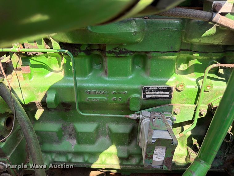 image for item YA4525 1990 John Deere 9400 combine