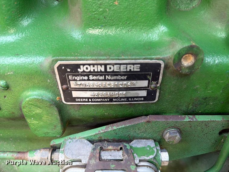 image for item YA4525 1990 John Deere 9400 combine