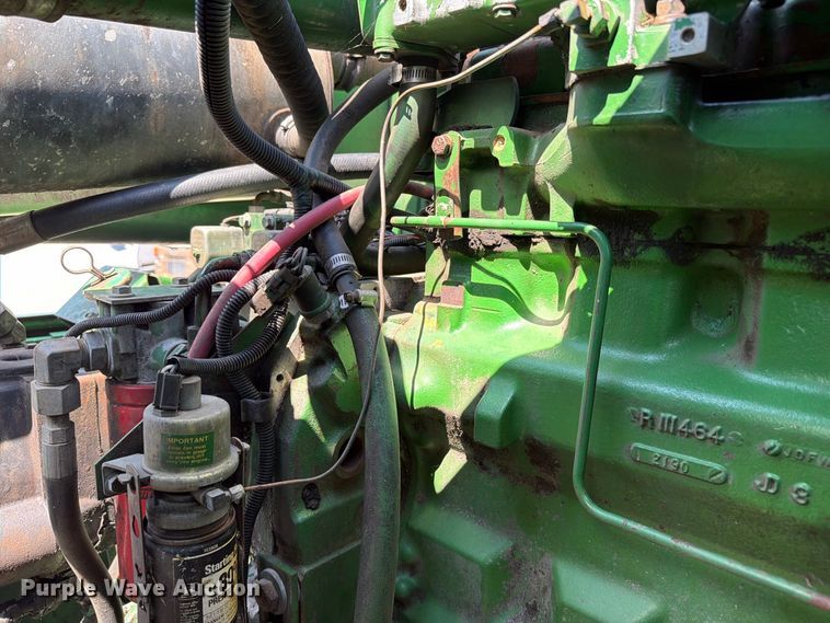 image for item YA4525 1990 John Deere 9400 combine