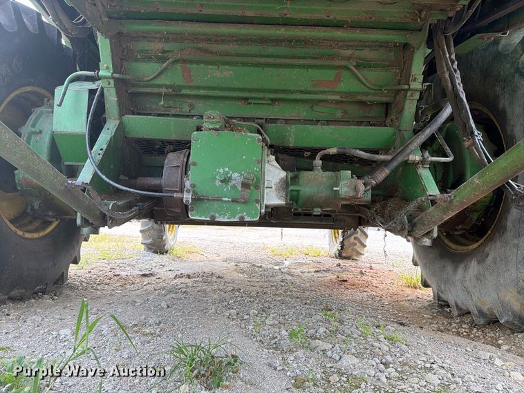 image for item YA4525 1990 John Deere 9400 combine