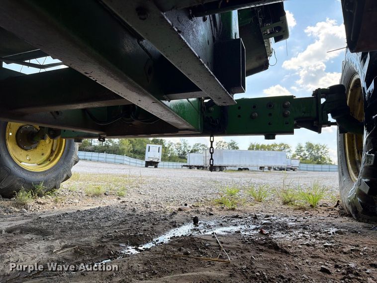 image for item YA4525 1990 John Deere 9400 combine