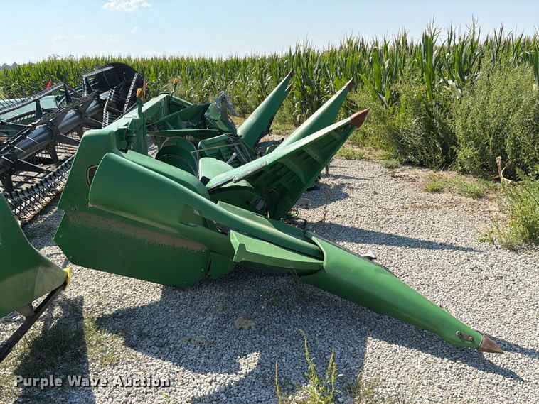 image for item YA4765 2012 John Deere 608C corn head