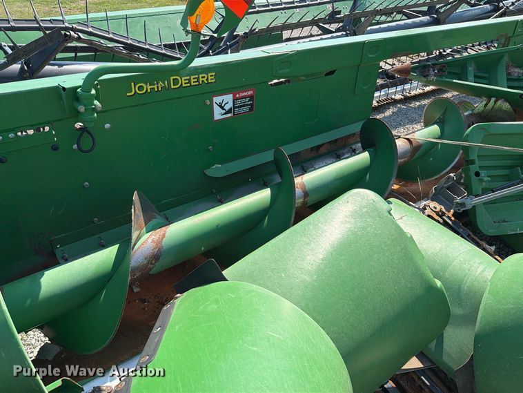 image for item YA4765 2012 John Deere 608C corn head