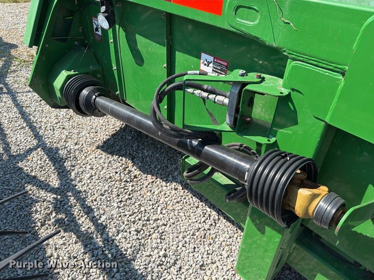 image for item YA4765 2012 John Deere 608C corn head
