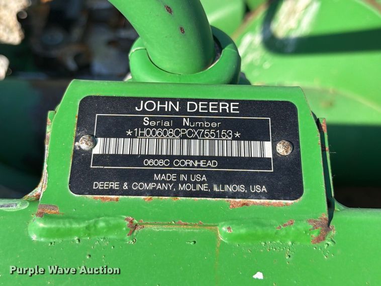image for item YA4765 2012 John Deere 608C corn head