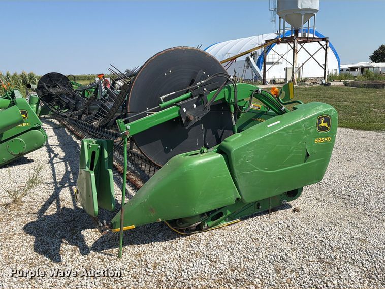2014 John Deere 635FD HydraFlex flex draper head