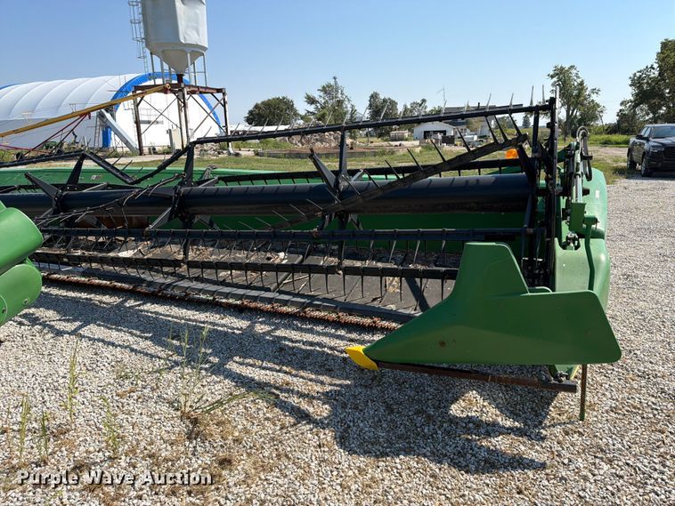 image for item YA4766 2014 John Deere 635FD HydraFlex flex draper head
