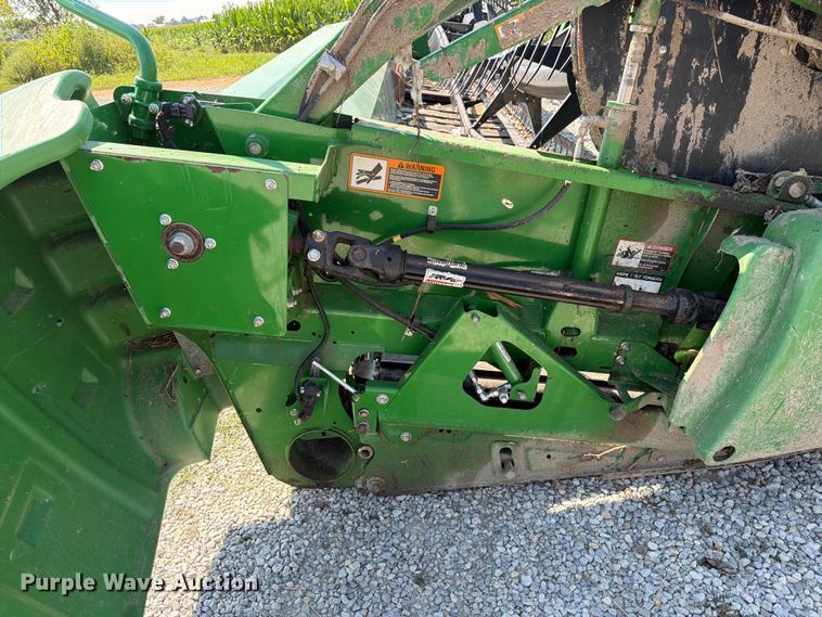 image for item YA4766 2014 John Deere 635FD HydraFlex flex draper head