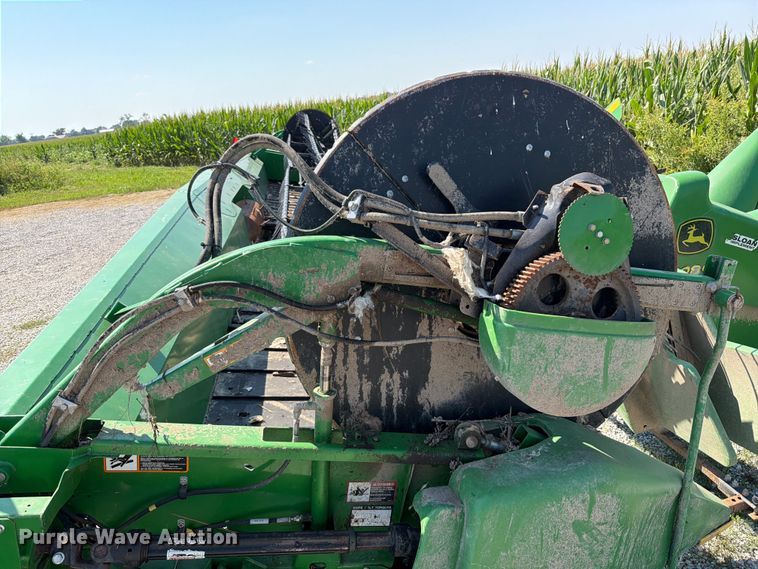 image for item YA4766 2014 John Deere 635FD HydraFlex flex draper head