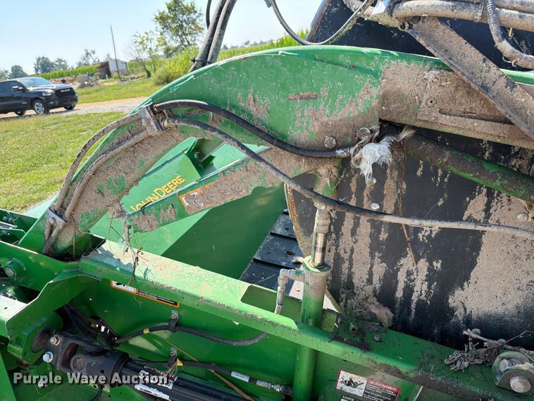 image for item YA4766 2014 John Deere 635FD HydraFlex flex draper head