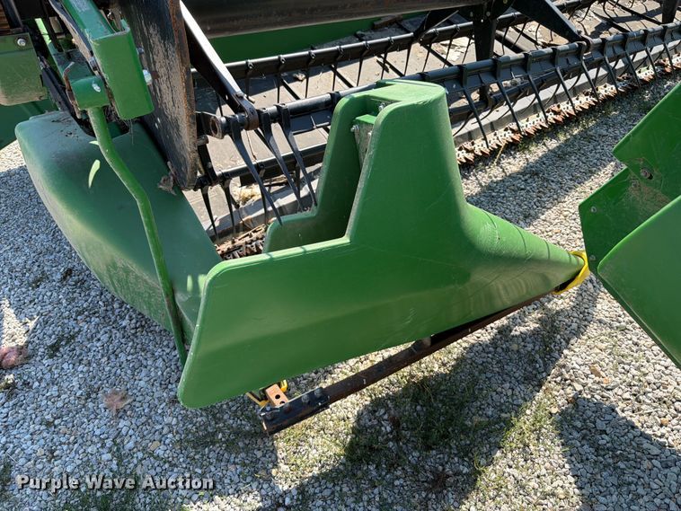 image for item YA4766 2014 John Deere 635FD HydraFlex flex draper head