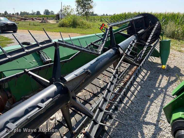 image for item YA4766 2014 John Deere 635FD HydraFlex flex draper head