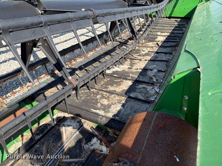 image for item YA4766 2014 John Deere 635FD HydraFlex flex draper head