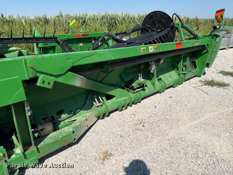 image for item YA4766 2014 John Deere 635FD HydraFlex flex draper head
