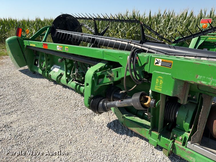 image for item YA4766 2014 John Deere 635FD HydraFlex flex draper head