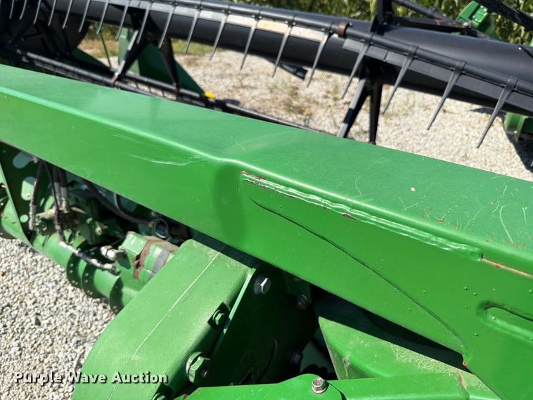 image for item YA4766 2014 John Deere 635FD HydraFlex flex draper head