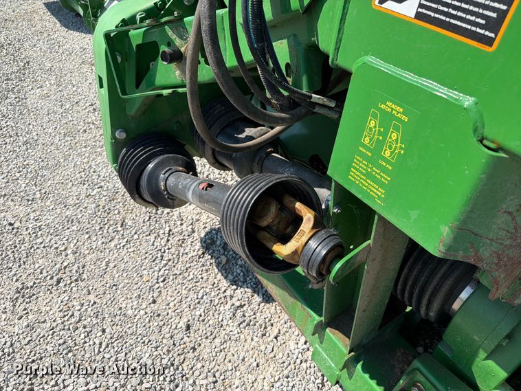 image for item YA4766 2014 John Deere 635FD HydraFlex flex draper head