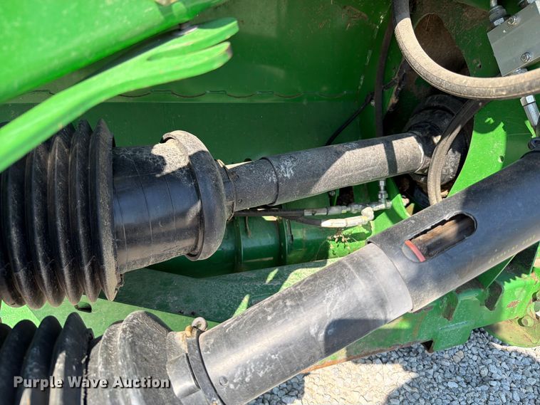 image for item YA4766 2014 John Deere 635FD HydraFlex flex draper head