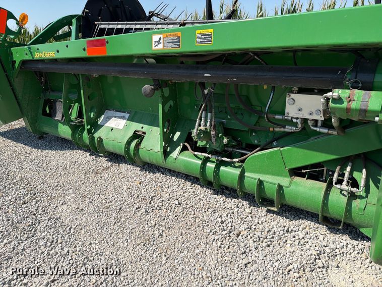 image for item YA4766 2014 John Deere 635FD HydraFlex flex draper head