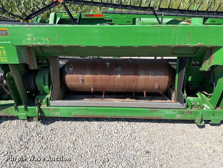 image for item YA4766 2014 John Deere 635FD HydraFlex flex draper head