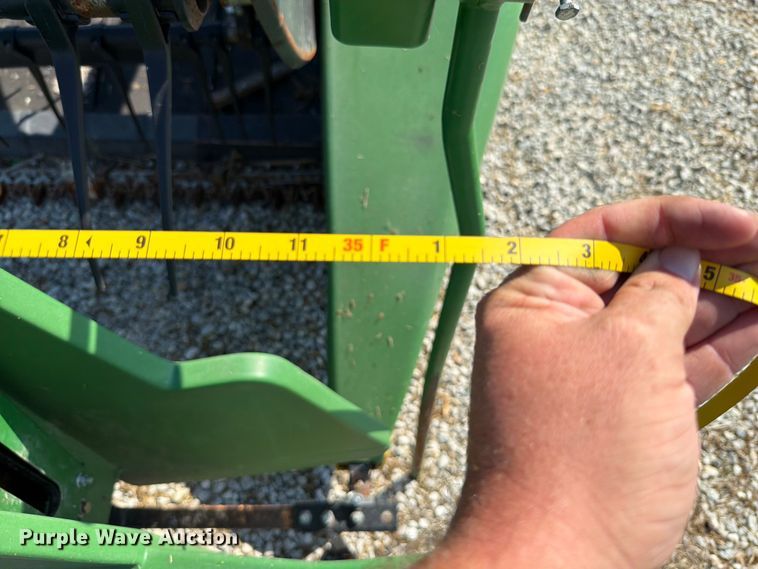 image for item YA4766 2014 John Deere 635FD HydraFlex flex draper head