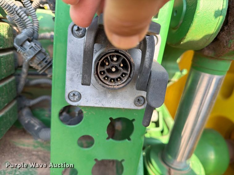 image for item YA4834 2013 John Deere 8285R MFWD tractor