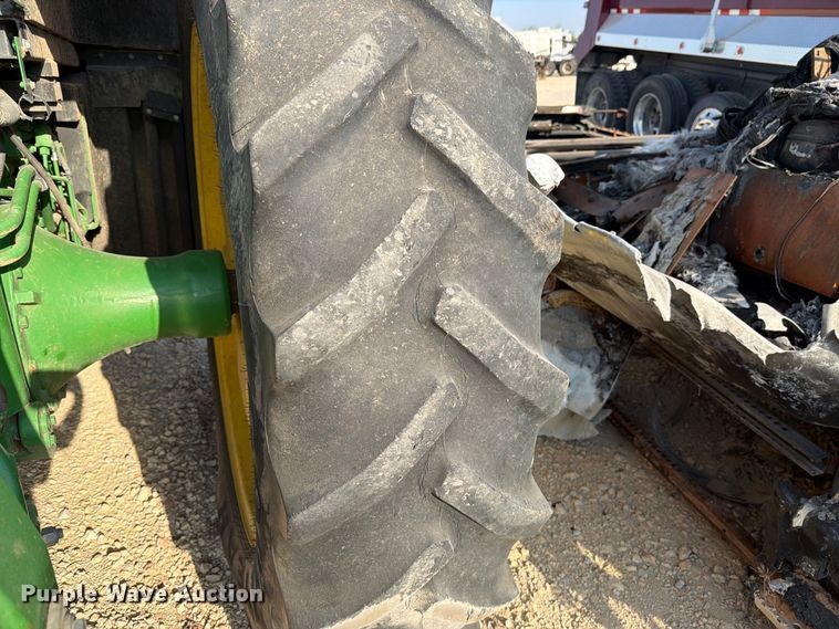 image for item YA4834 2013 John Deere 8285R MFWD tractor