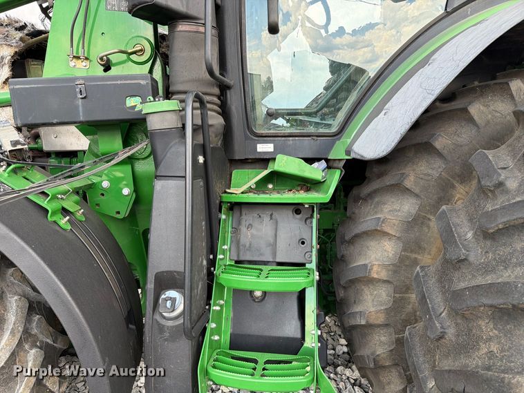 image for item YA4894 2016 John Deere 7230R MFWD tractor