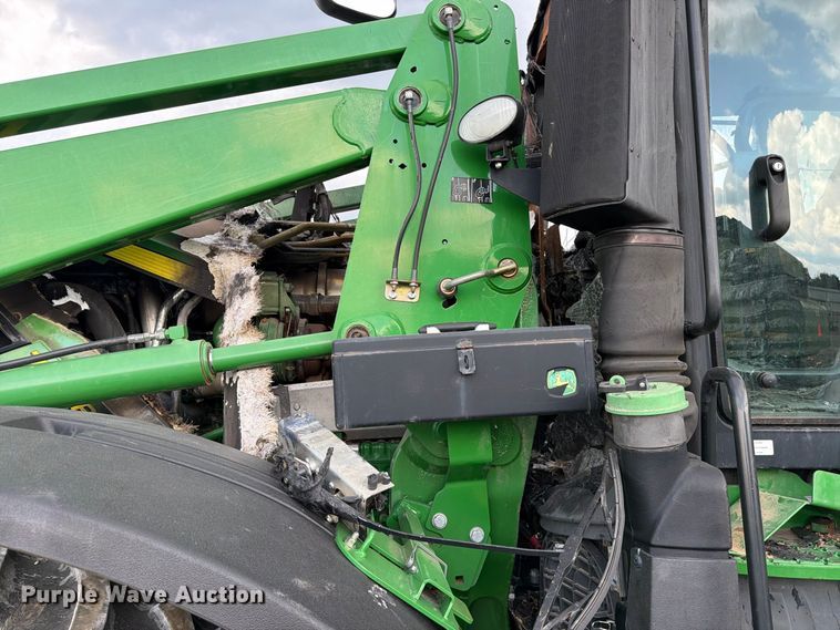 image for item YA4894 2016 John Deere 7230R MFWD tractor